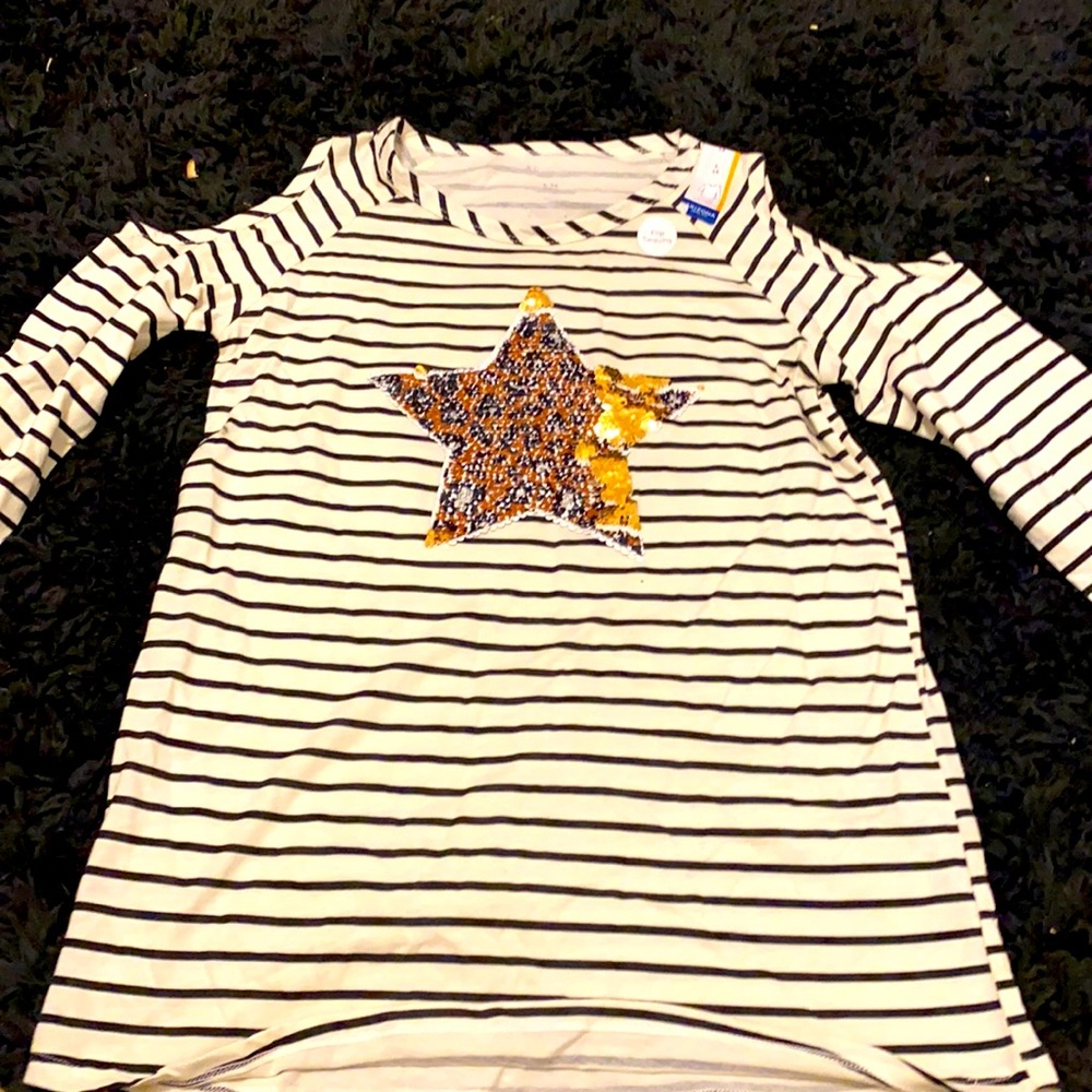 Striped shirt shoulder less long sleeve